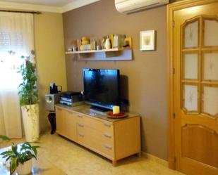 Sala d'estar de Casa o xalet en venda en  Jaén Capital amb Aire condicionat, Terrassa i Balcó