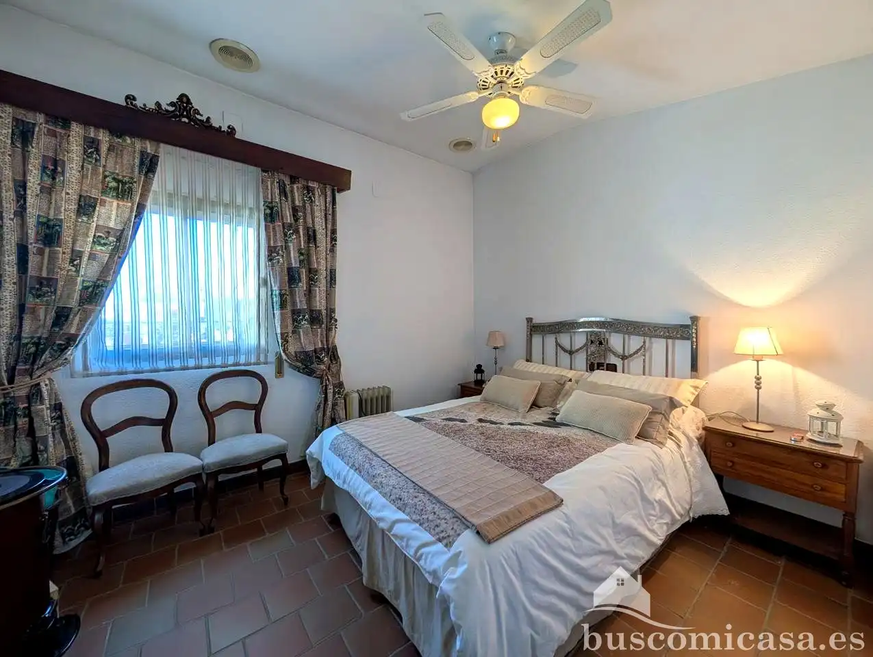 Habitación de Dúplex en venta en Linares con Aire acondicionado, Terraza y Trastero