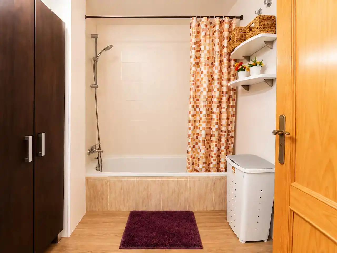 Bany de Àtic de lloguer en Fuengirola amb Aire condicionat, Jardí privat i Terrassa