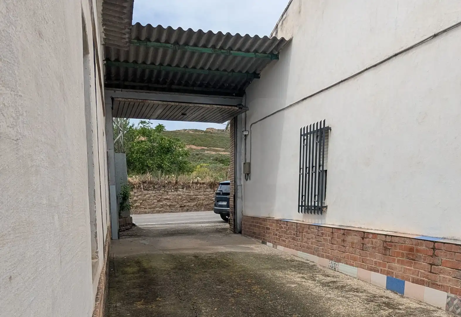 Vista exterior de Finca rústica en venda en  Logroño amb Calefacció i Piscina