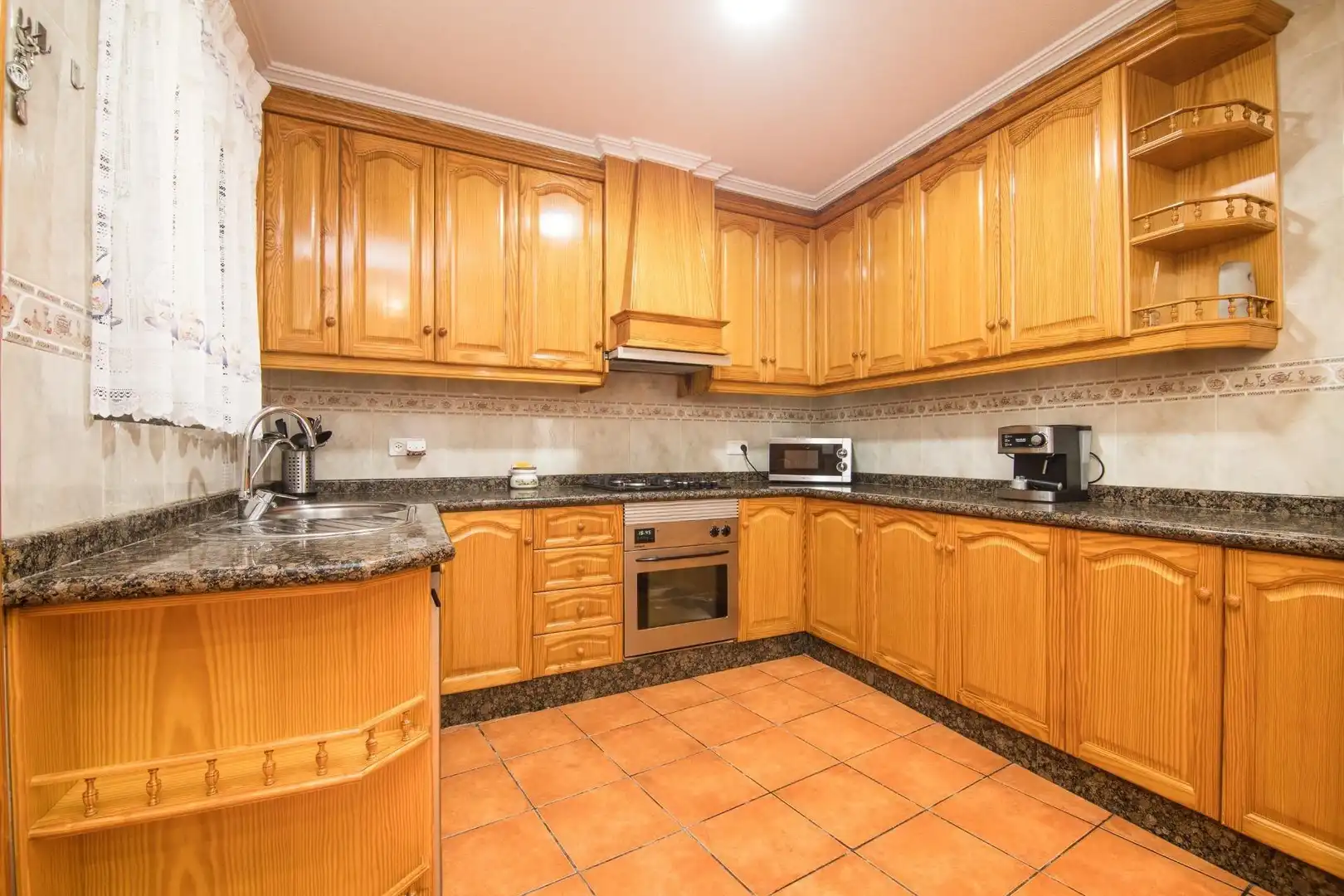 Küche von Haus oder Chalet zum Verkauf in Elche / Elx mit Klimaanlage, Privatgarten und Terrasse