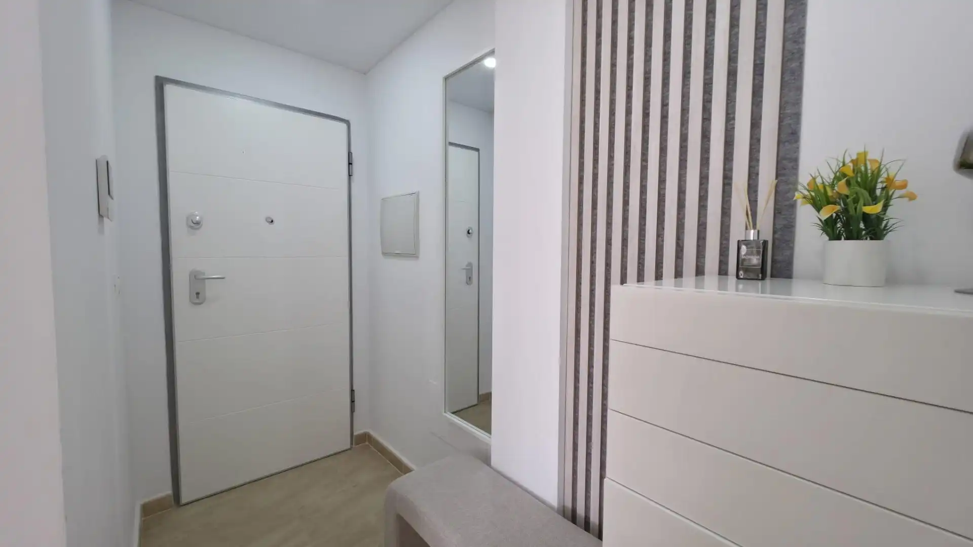 Piso en venta en Torrevieja con Aire acondicionado y Amueblado