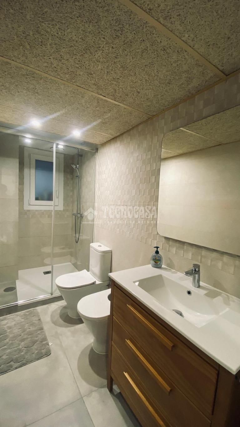 Bathroom of Flat for sale in  Sevilla Capital