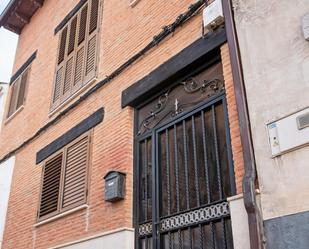 Vista exterior de Casa adosada en venda en Colmenar de Oreja amb Calefacció, Terrassa i Balcó