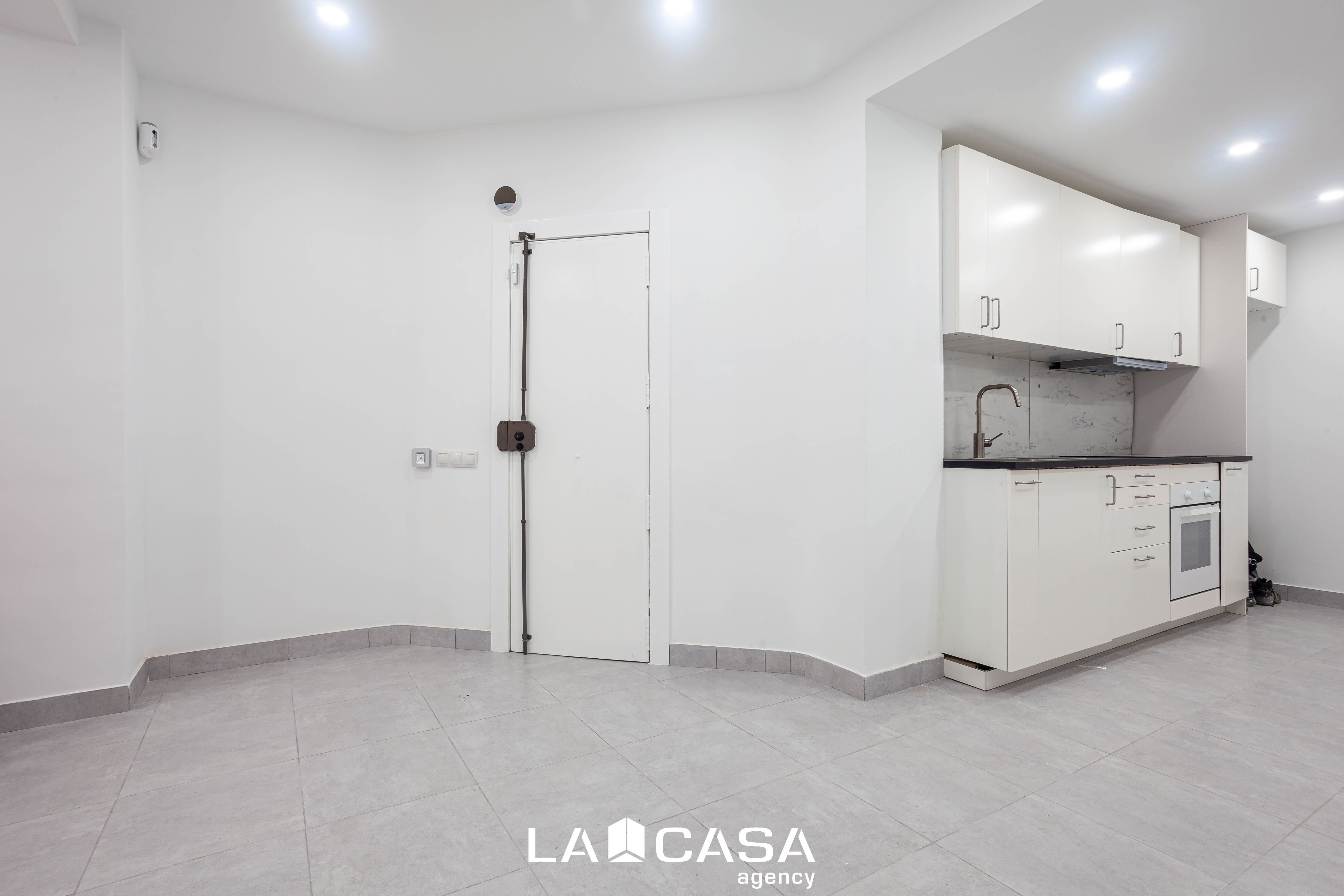 Planta baja for sale in  Barcelona Capital  with Heating