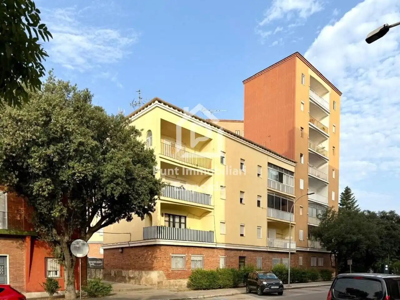 Außenansicht von Wohnung zum Verkauf in Figueres mit Klimaanlage, Heizung und Terrasse