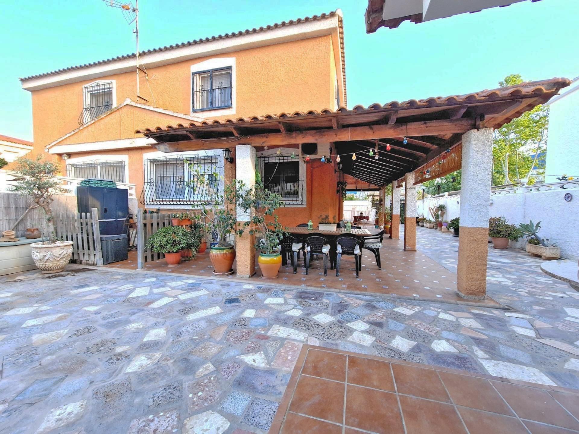 Jardí de Casa adosada en venda en San Vicente del Raspeig / Sant Vicent del Raspeig amb Calefacció, Jardí privat i Terrassa