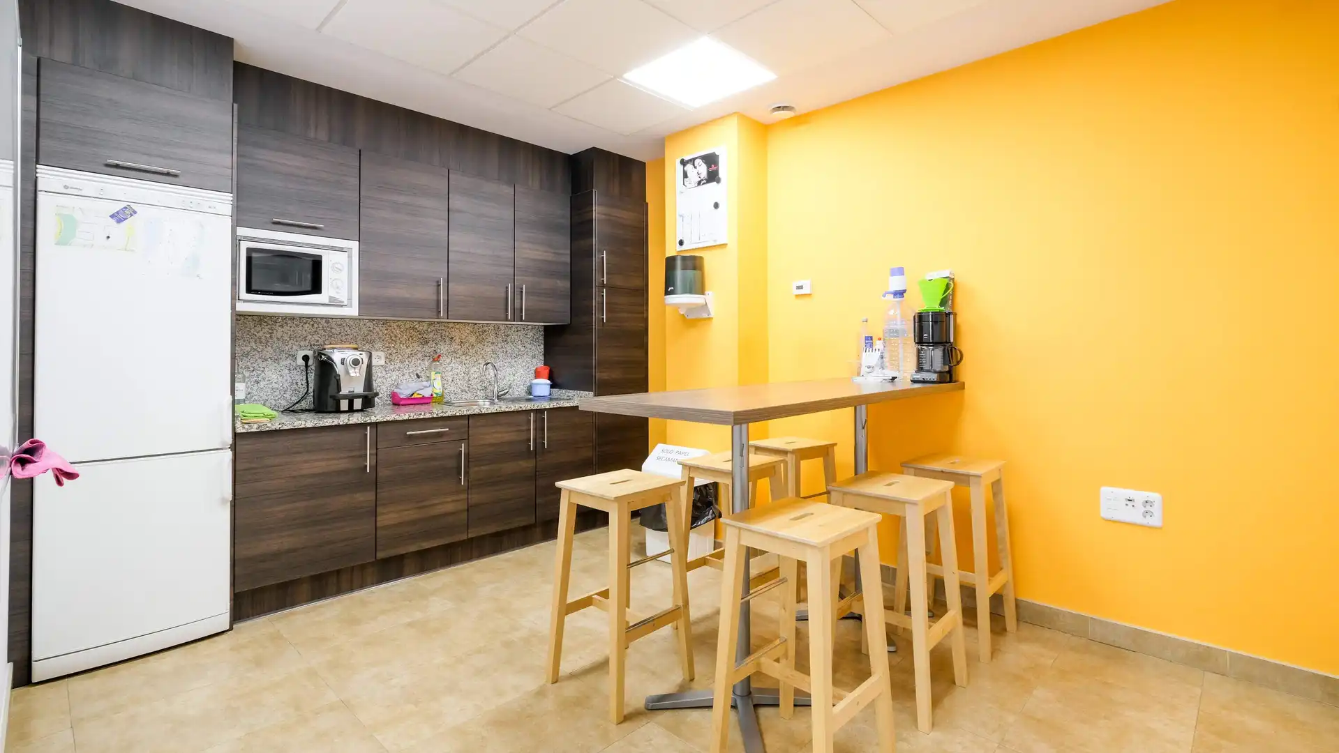 Cuina de Local en venda en Zaragoza amb Aire condicionat