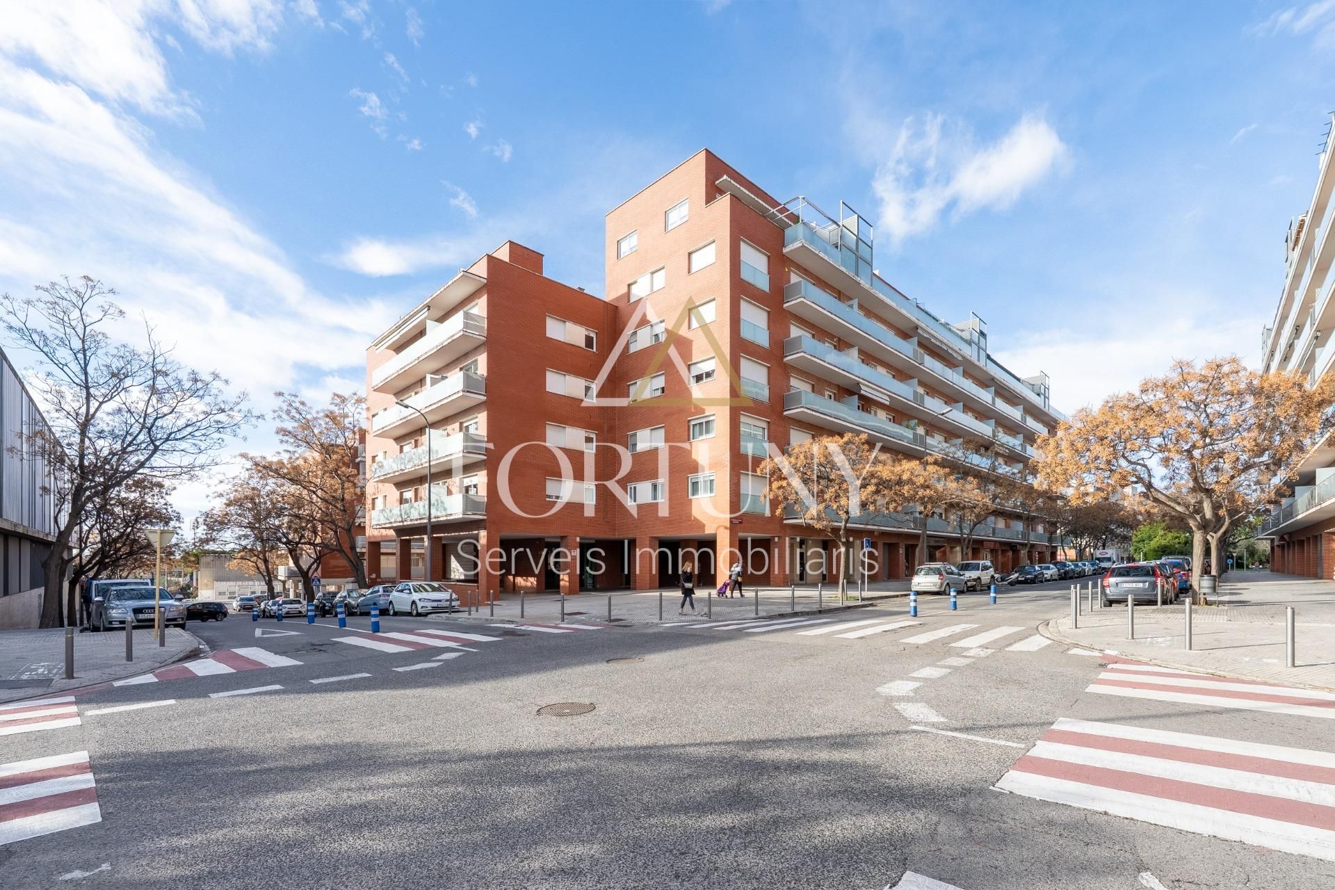 Vista exterior de Pis en venda en Reus amb Aire condicionat, Balcó i Piscina comunitària