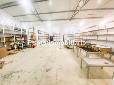 Locale commerciale in vendita a Calle Pilarica 57