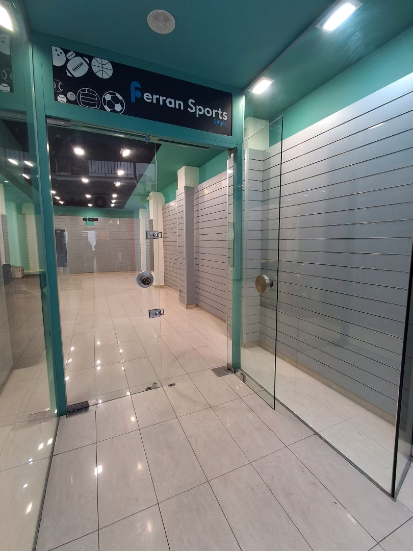 Premises to rent in Sitges  with Air Conditioner