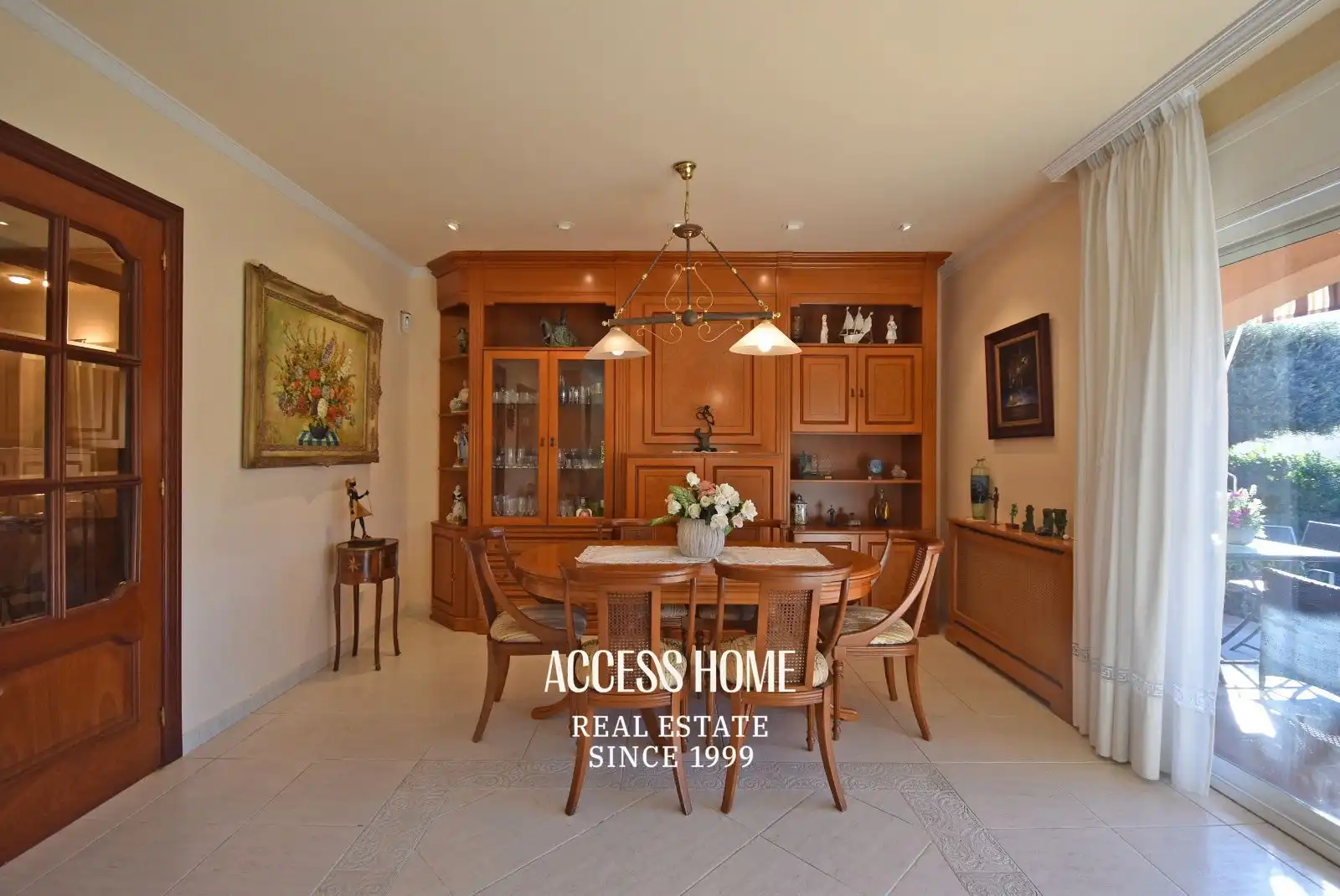 Comedor de Casa o chalet en venta en Sant Pol de Mar con Calefacción, Trastero y Piscina