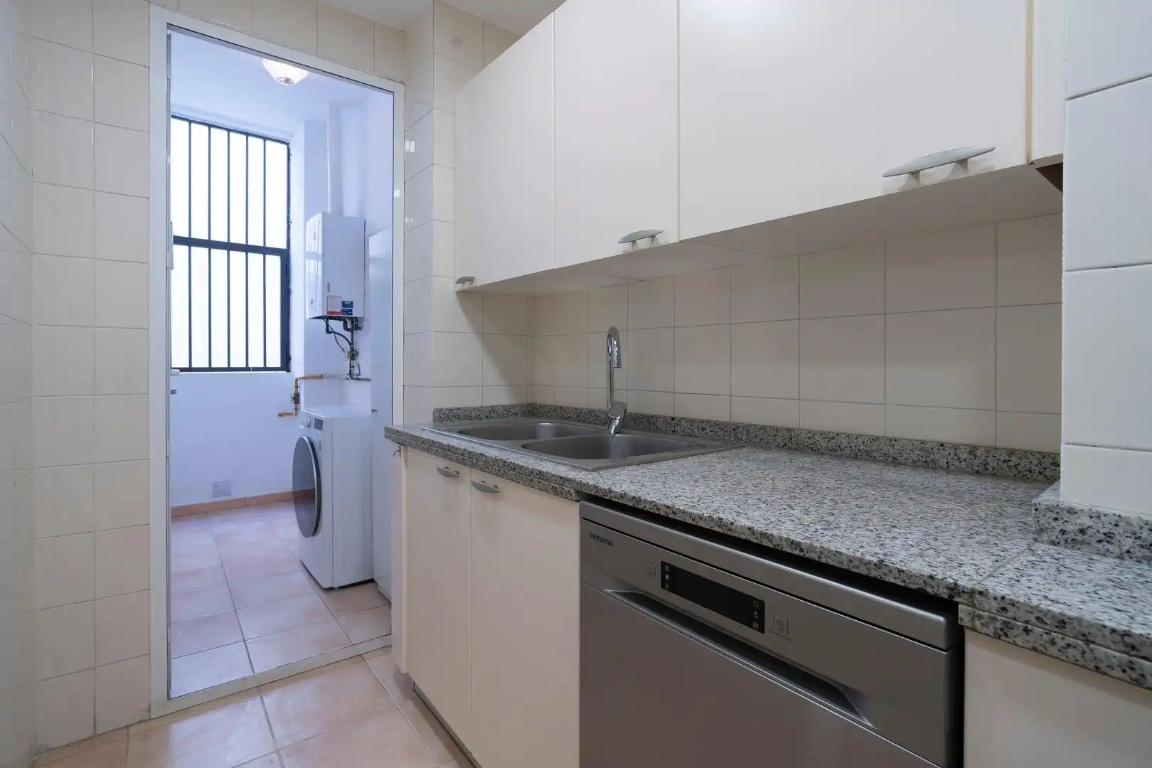 Cocina de Piso de alquiler en Valencia con Aire acondicionado, Calefacción y Amueblado