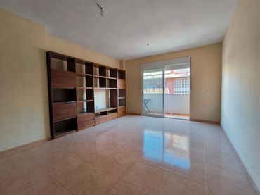 Flat with balcony for sale in Pedanías Oeste