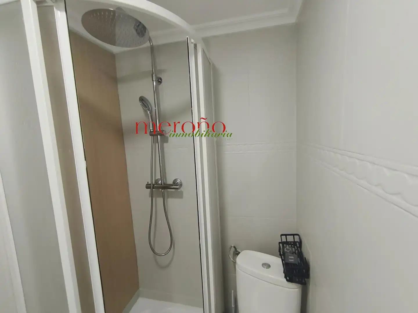 Bathroom of Flat for rent in Elche / Elx  with Air Conditioner and Furnished