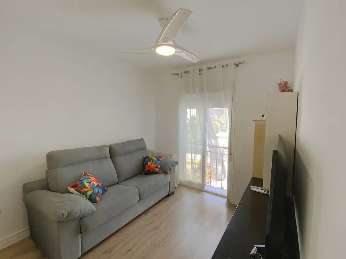 Sala de estar de Casa adosada en venta en Estepona con Aire acondicionado, Terraza y Trastero