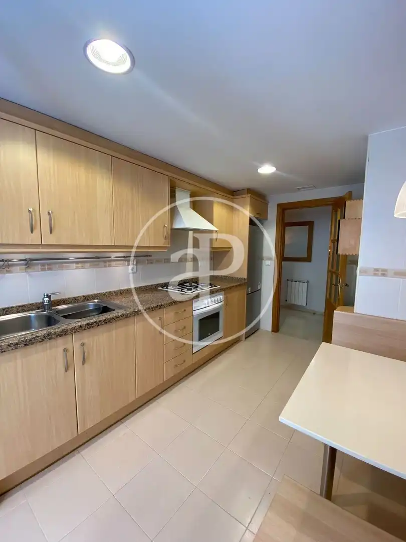 Cocina de Piso de alquiler en Valencia con Aire acondicionado, Calefacción y Jardín privado
