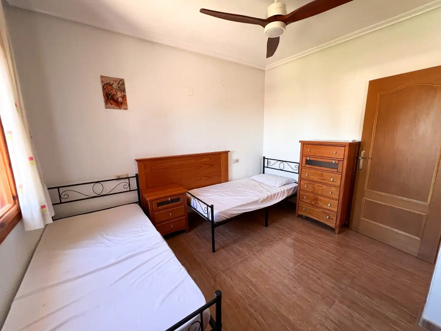 Habitación de Casa adosada en venta en Torrevieja con Aire acondicionado, Calefacción y Jardín privado