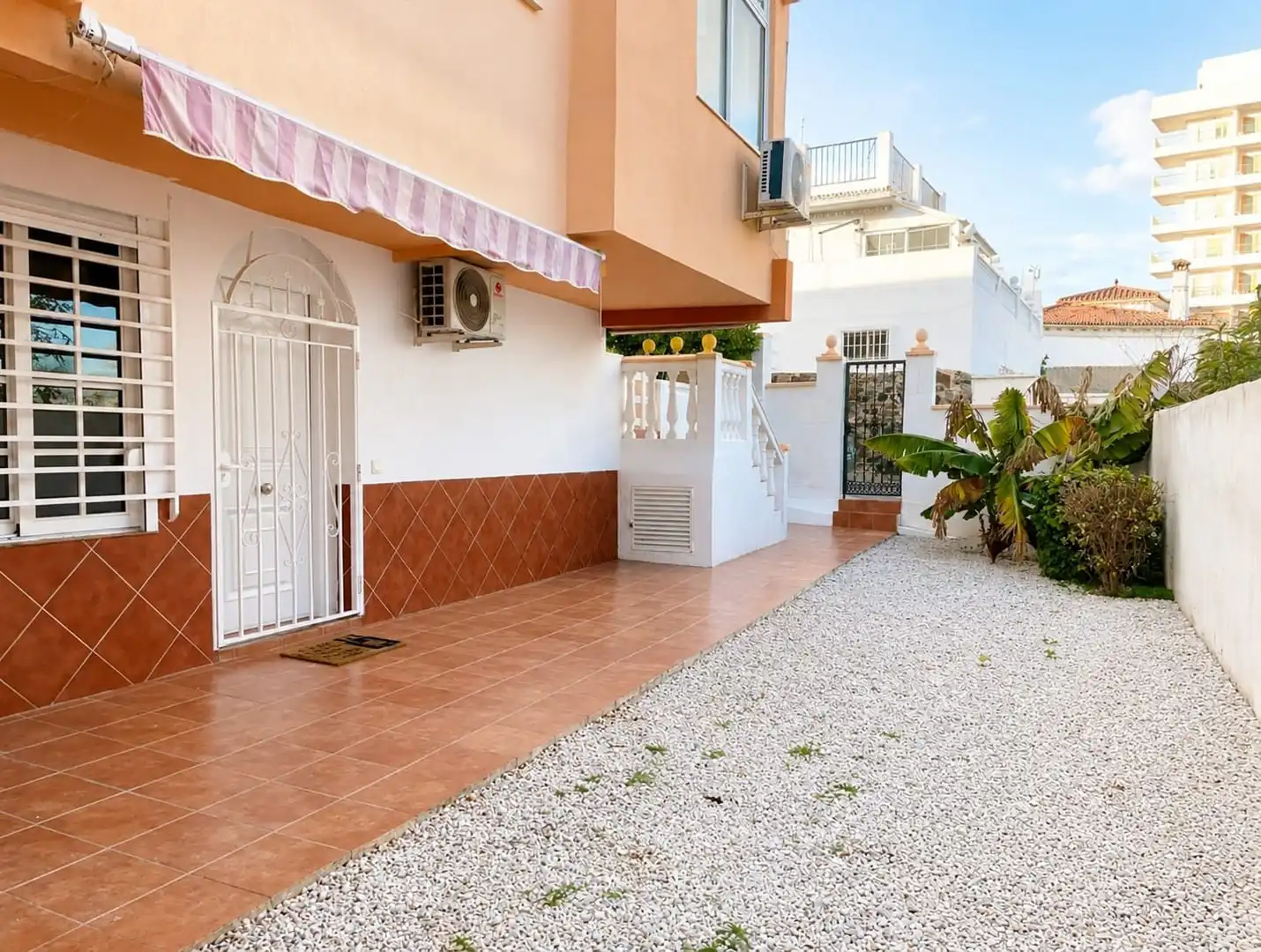 Außenansicht von Wohnungen zum Verkauf in Torremolinos mit Terrasse
