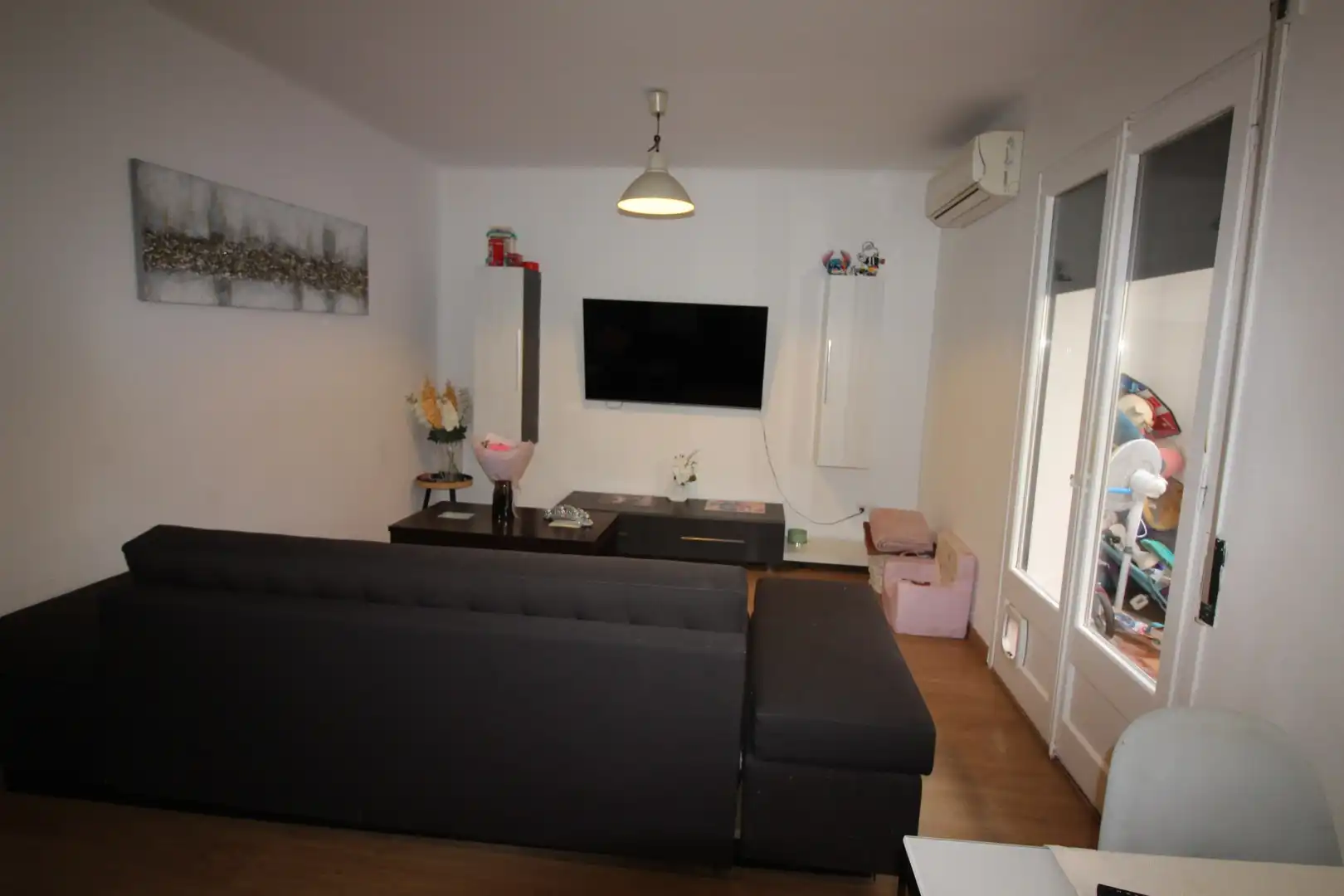 Living room of Flat for sale in Figueres  with Terrace and Storage room