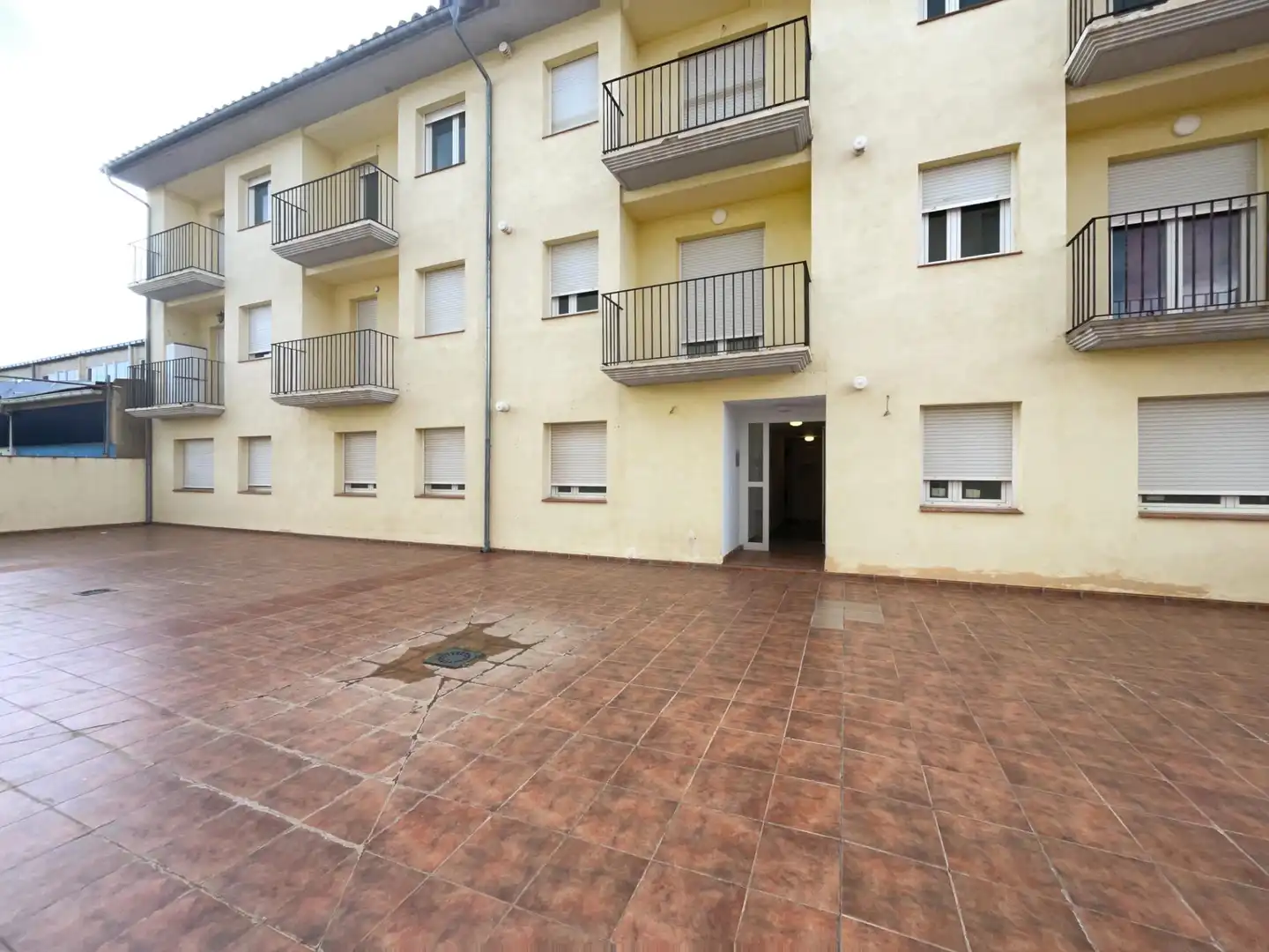 Außenansicht von Wohnung zum Verkauf in Villafranca del Cid / Vilafranca mit Heizung, Terrasse und Balkon