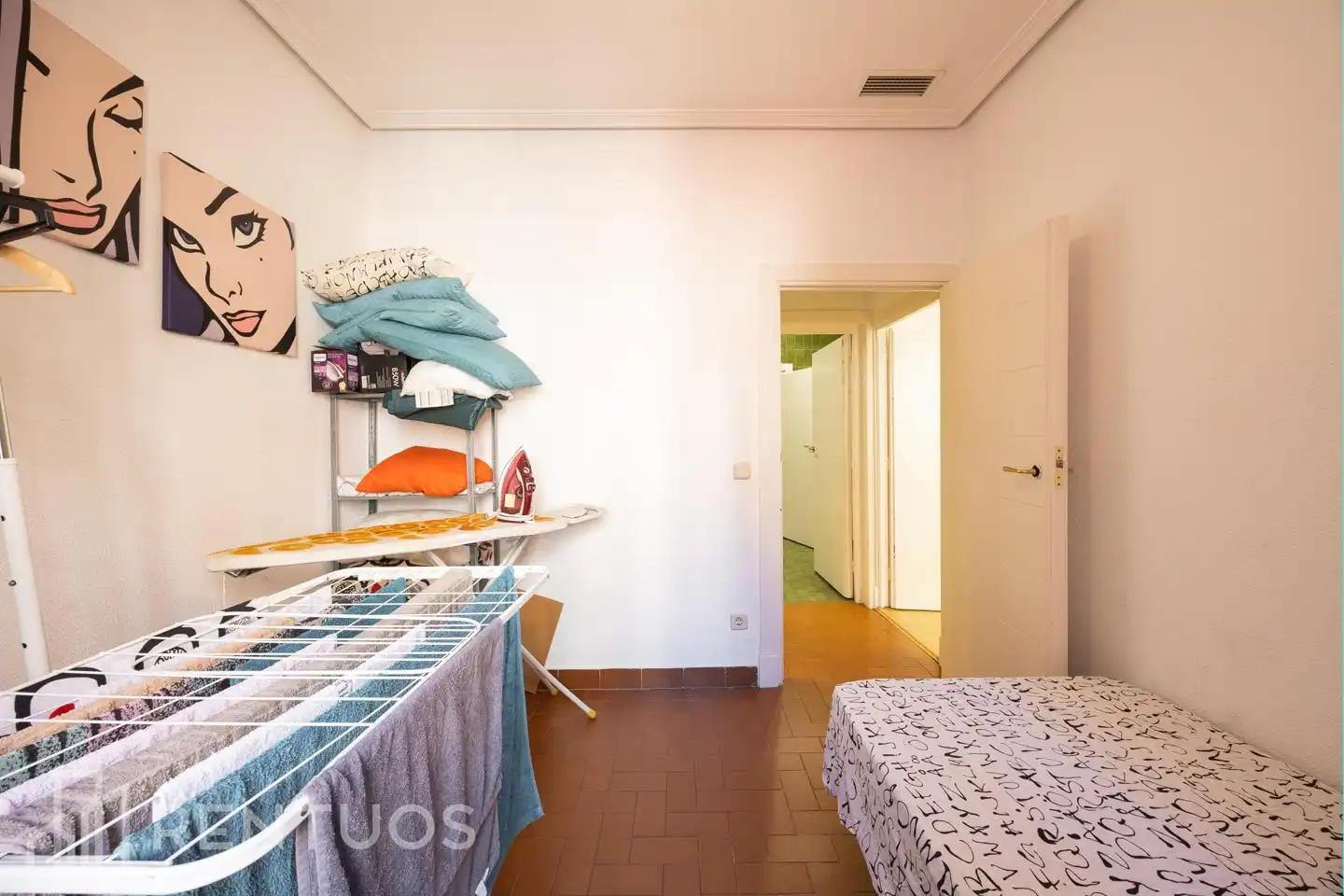 Schlafzimmer von Erdgeschoss zur Miete in Madrid mit Heizung und Möbliert
