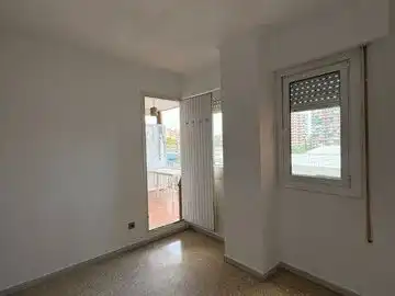 Dormitori de Pis en venda en L'Hospitalet de Llobregat amb Terrassa