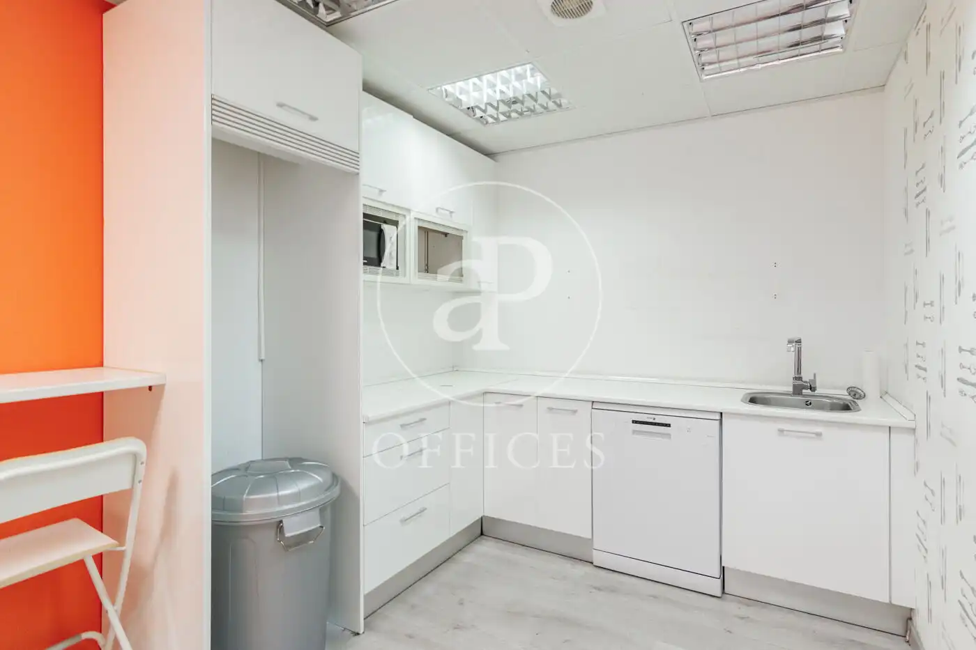 Office for rent in Madrid  with Air Conditioner