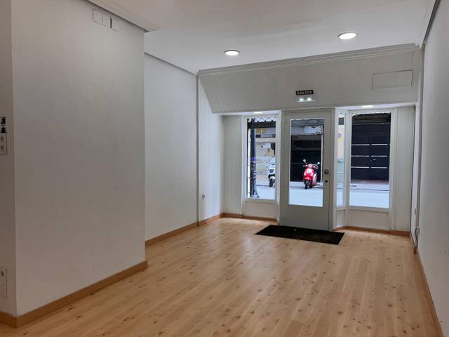 Local comercial en Alquiler en Gijón - CL DINDURRA, 3 en Barrio del Centro