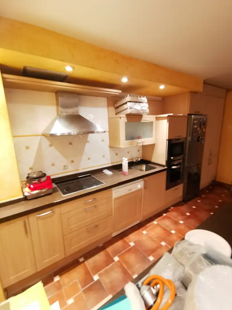 Cuina de Casa o xalet en venda en Castro-Urdiales amb Calefacció, Jardí privat i Terrassa
