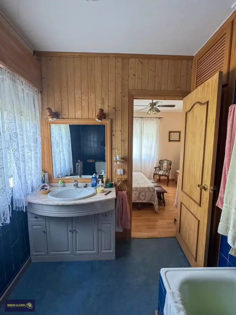 Bathroom of Houses for sale in La Cabrera  with Private garden, Terrace and Swimming Pool
