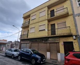 Vista exterior de Edifici en venda en La Línea de la Concepción