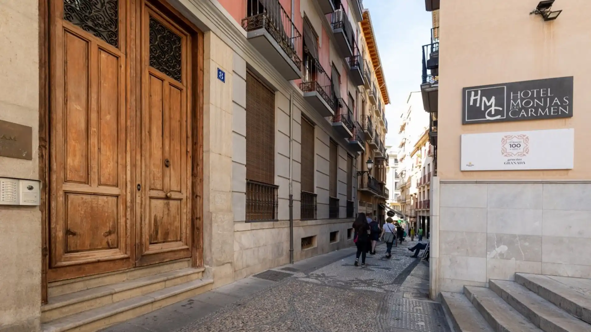 Vista exterior de Local en venta en  Granada Capital