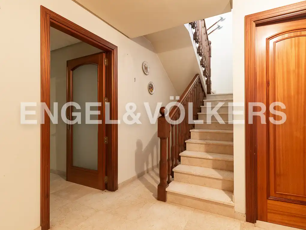 Houses for sale in Ontinyent  with Air Conditioner, Heating and Private garden