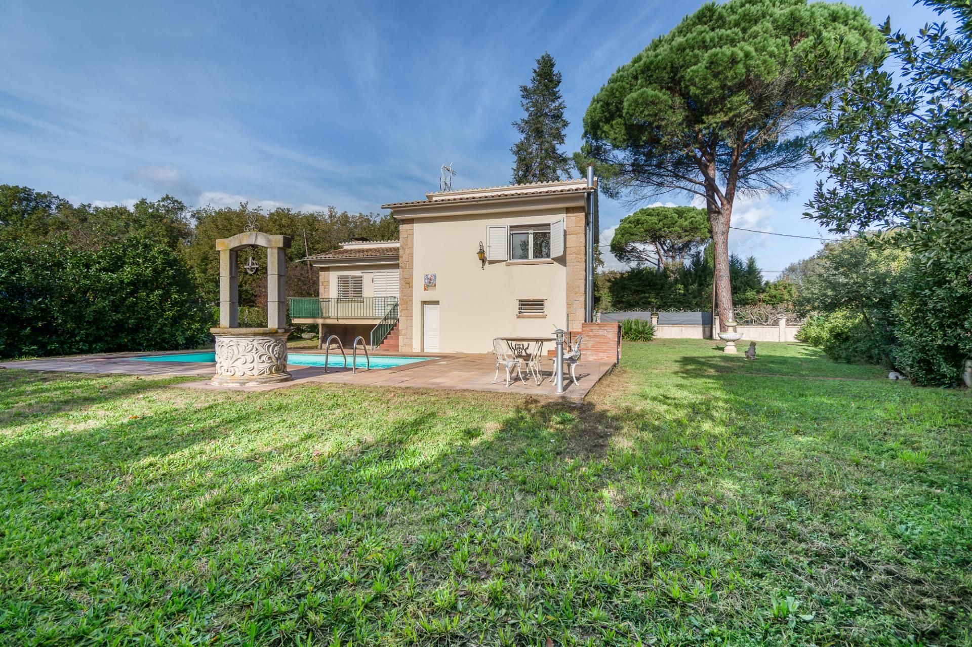 Jardí de Casa o xalet en venda en Vilobí d'Onyar amb Calefacció, Jardí privat i Piscina