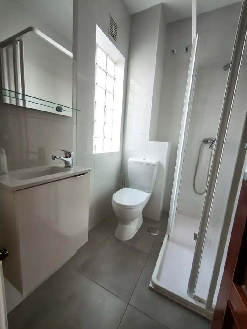 Baño de Piso de alquiler en Albacete con Calefacción, Amueblado y Balcón