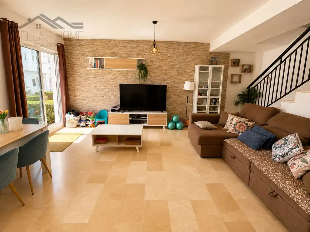 Wohnzimmer von Maisonette zum Verkauf in Estepona mit Klimaanlage, Terrasse und Schwimmbad