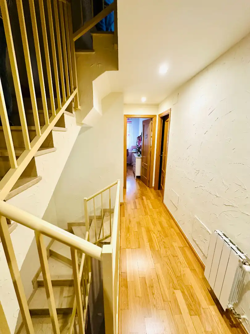 Casa adosada en venta en Parla con Aire acondicionado, Calefacción y Jardín privado