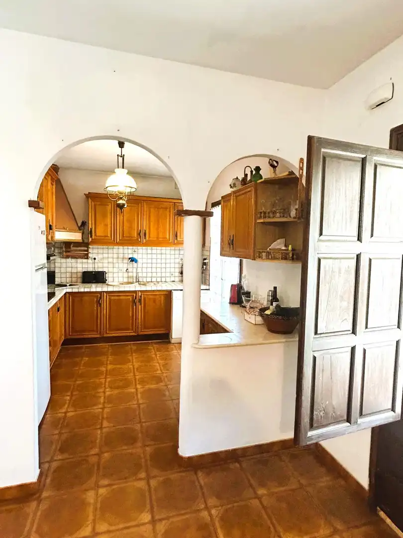 Cuina de Finca rústica en venda en Estepona amb Jardí privat, Terrassa i Piscina