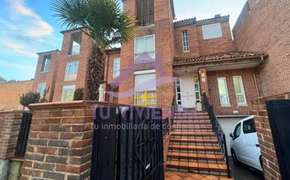 Exterior view of Single-family semi-detached for sale in Simancas  with Heating, Parquet flooring and Terrace