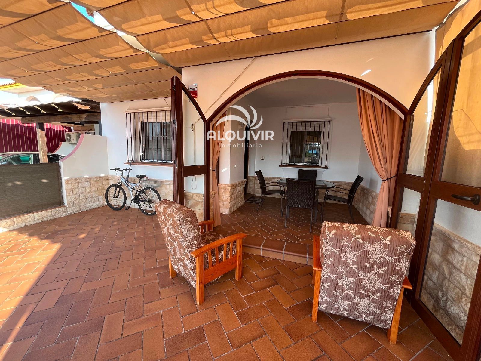 Terrassa de Casa adosada en venda en Almonte amb Aire condicionat, Jardí privat i Terrassa