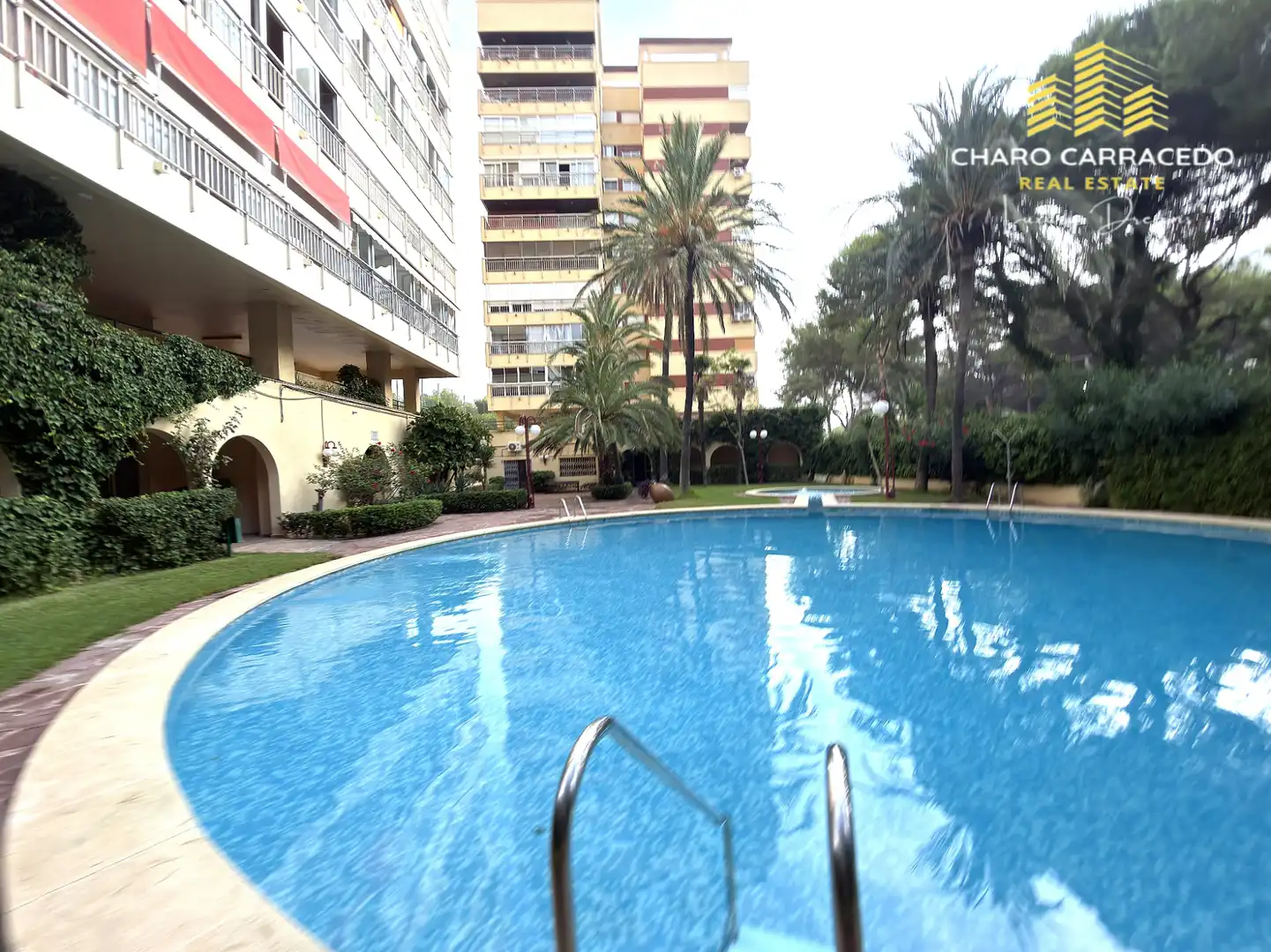Piscina de Pis de lloguer en Valencia amb Aire condicionat, Jardí privat i Terrassa