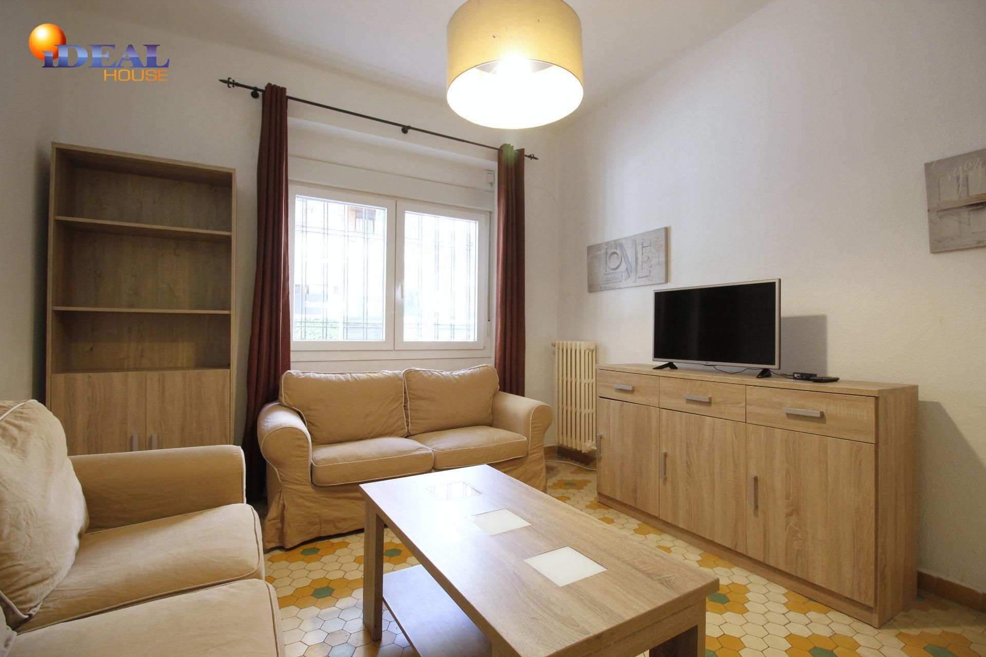 Living room of Flat to rent in  Granada Capital  with Heating