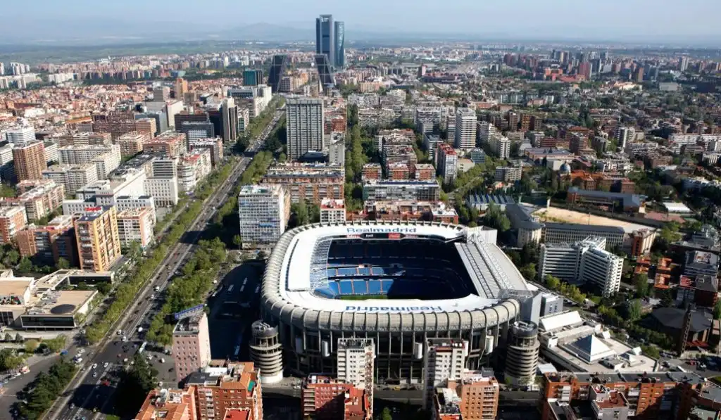 Vista exterior de Local en venda en Madrid amb Moblat
