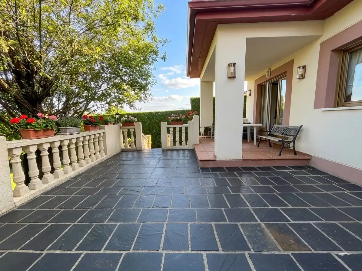 Terrassa de Casa o xalet en venda en El Espinar amb Calefacció, Jardí privat i Terrassa