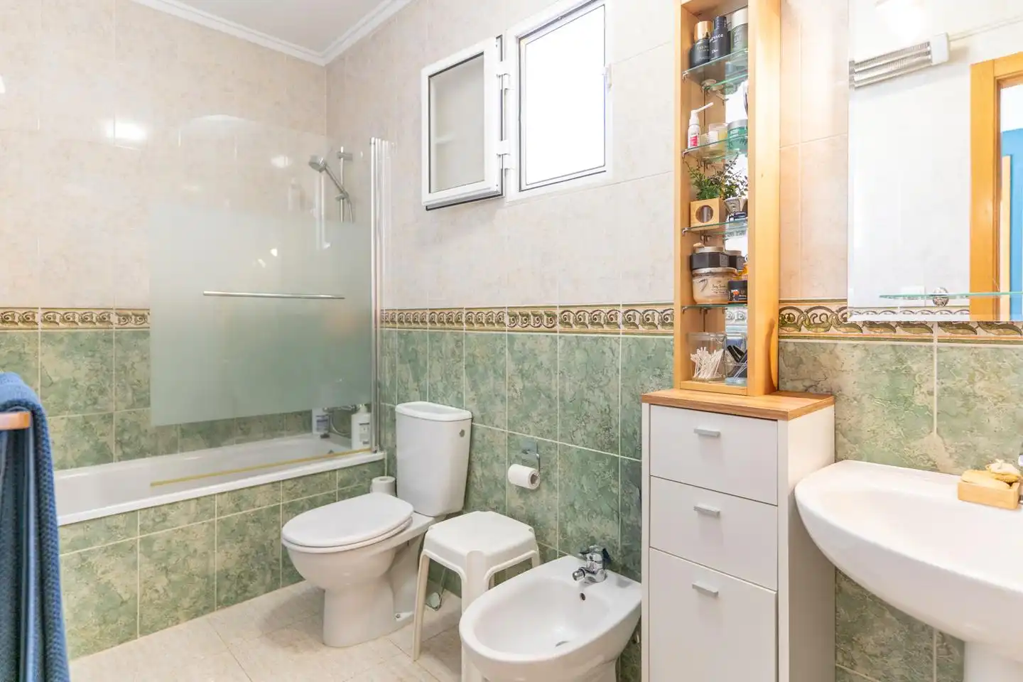 Badezimmer von Haus oder Chalet zum Verkauf in Santa Pola mit Klimaanlage, Privatgarten und Terrasse
