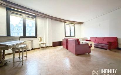 Sala d'estar de Pis en venda en Bilbao  amb Calefacció