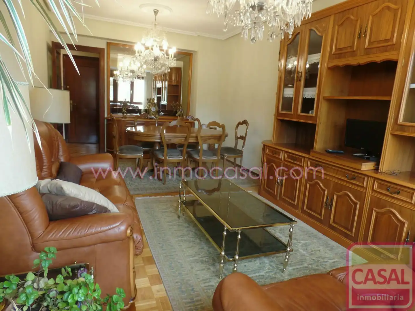 Sala d'estar de Pis de lloguer en Oviedo  amb Calefacció, Terrassa i Moblat