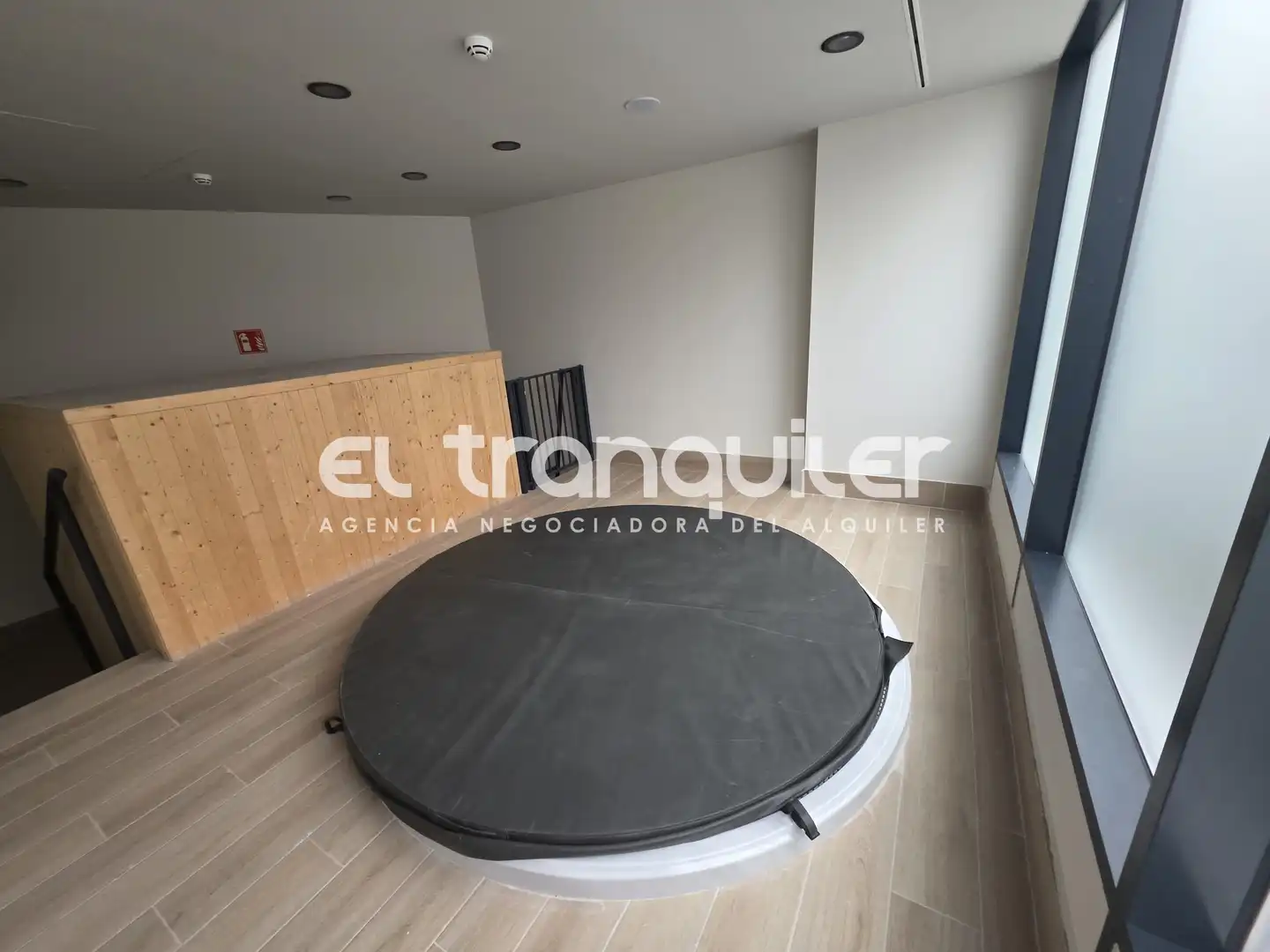 Flat for rent in Madrid  with Air Conditioner, Terrace and Storage room
