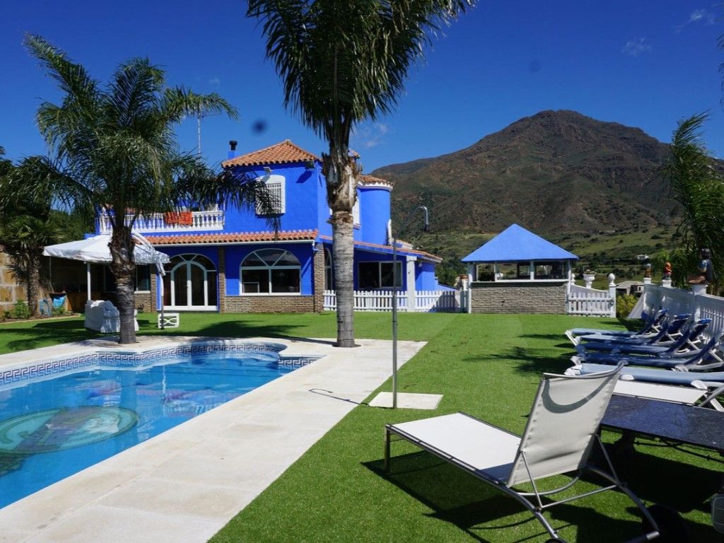 Jardí de Finca rústica en venda en Estepona amb Jardí privat, Terrassa i Piscina